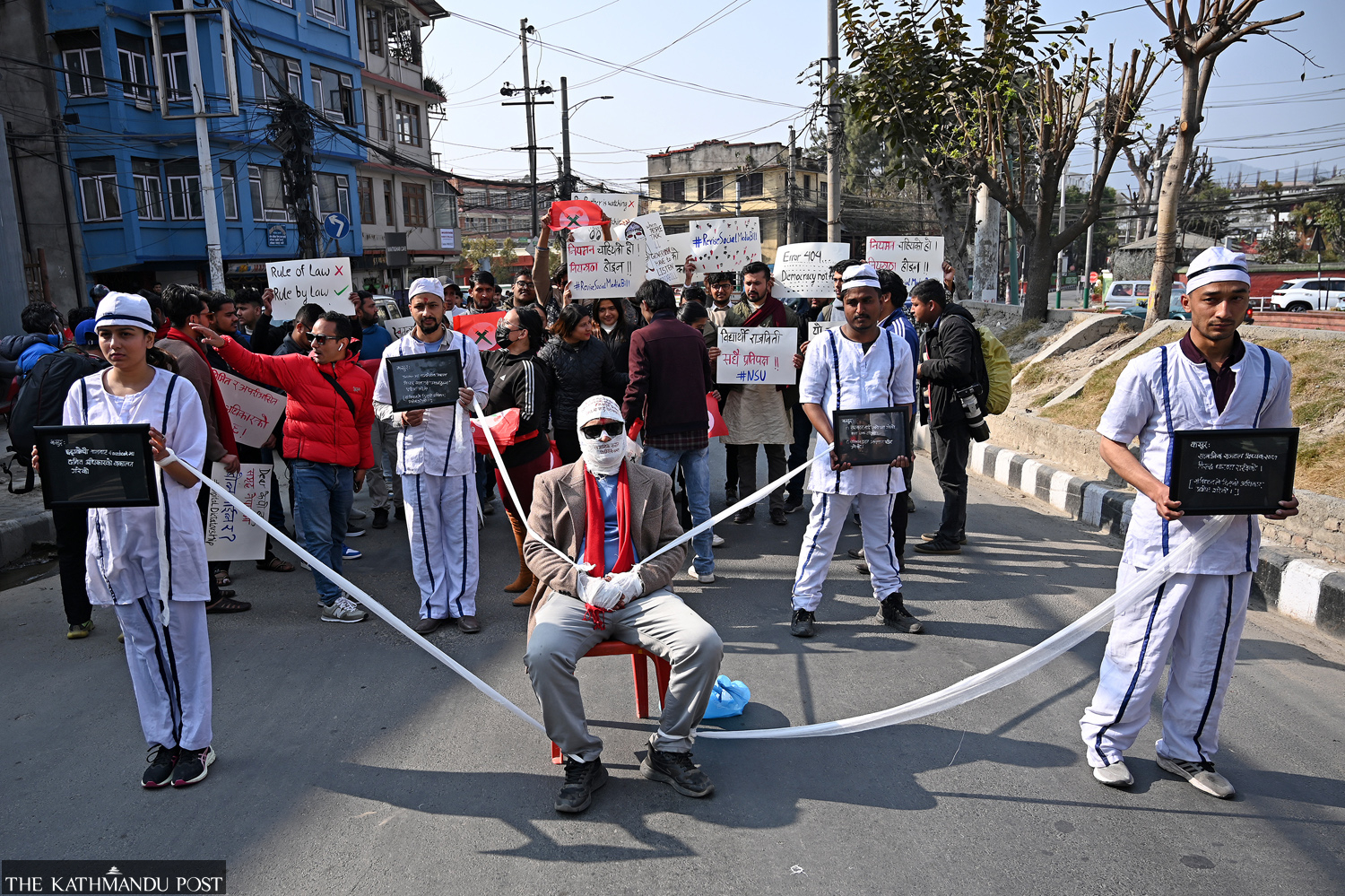 Featured Image of the news article नेपाल विद्यार्थी संघको विरोध: सामाजिक सञ्जाल विधेयकका विरुद्ध माइतीघर मण्डलामा प्रदर्शन